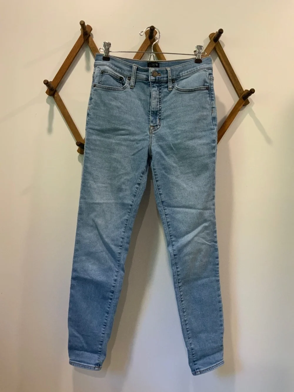 JCrew 9” Mid-Rise Skinny 28